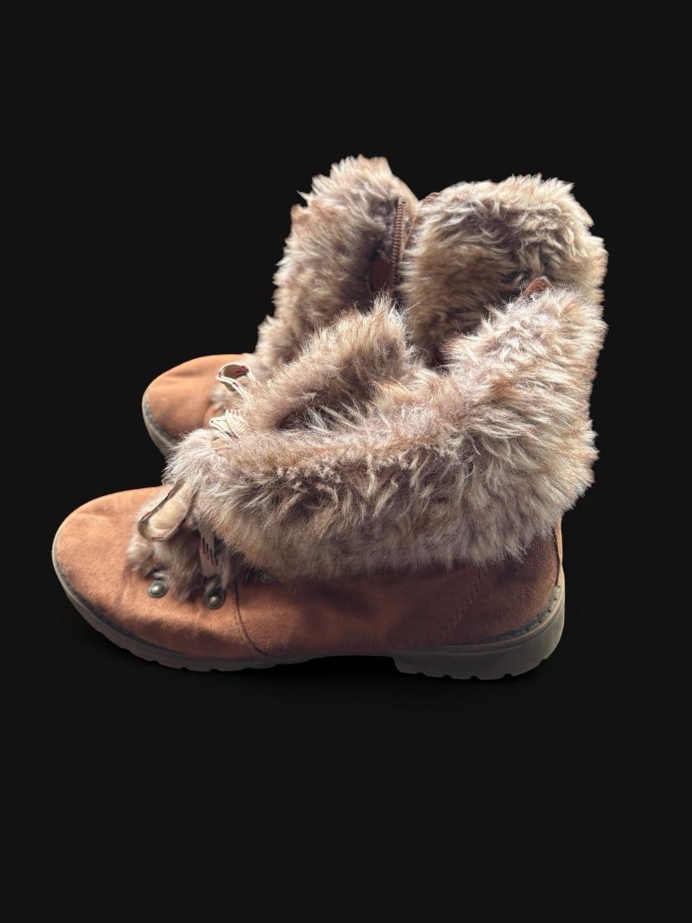 ✨Brown faux fur boots with a boho vibe✨